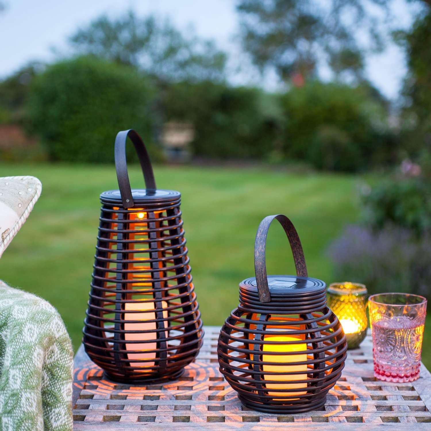 Liora Solar Rattan Teardrop Outdoor Lamp | Mennts