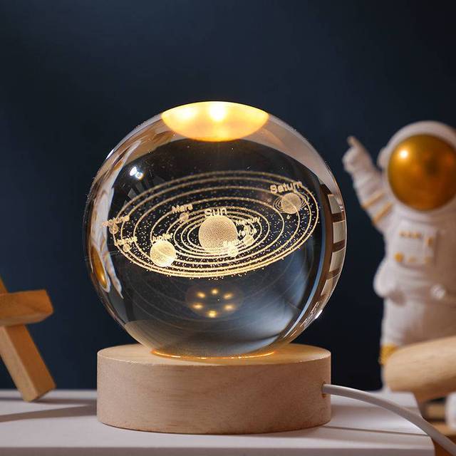 3D Illuminated Crystal Globe | Mennts